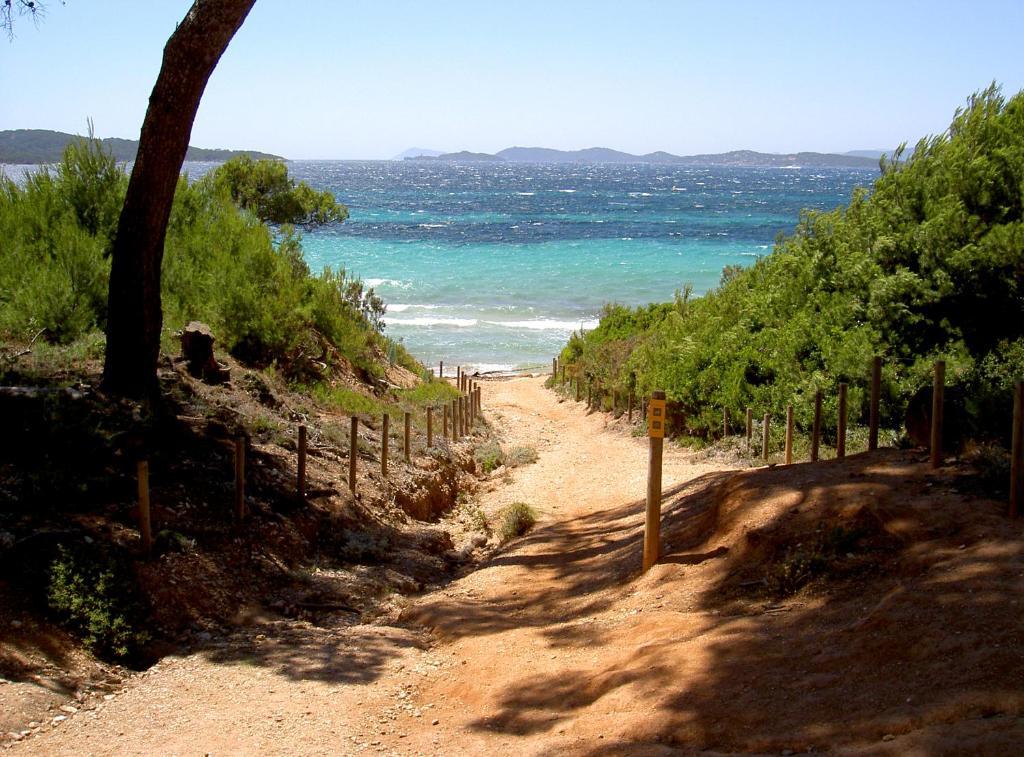 Residence Odalys Les Oceanides La Londe-les-Maures Exterior foto